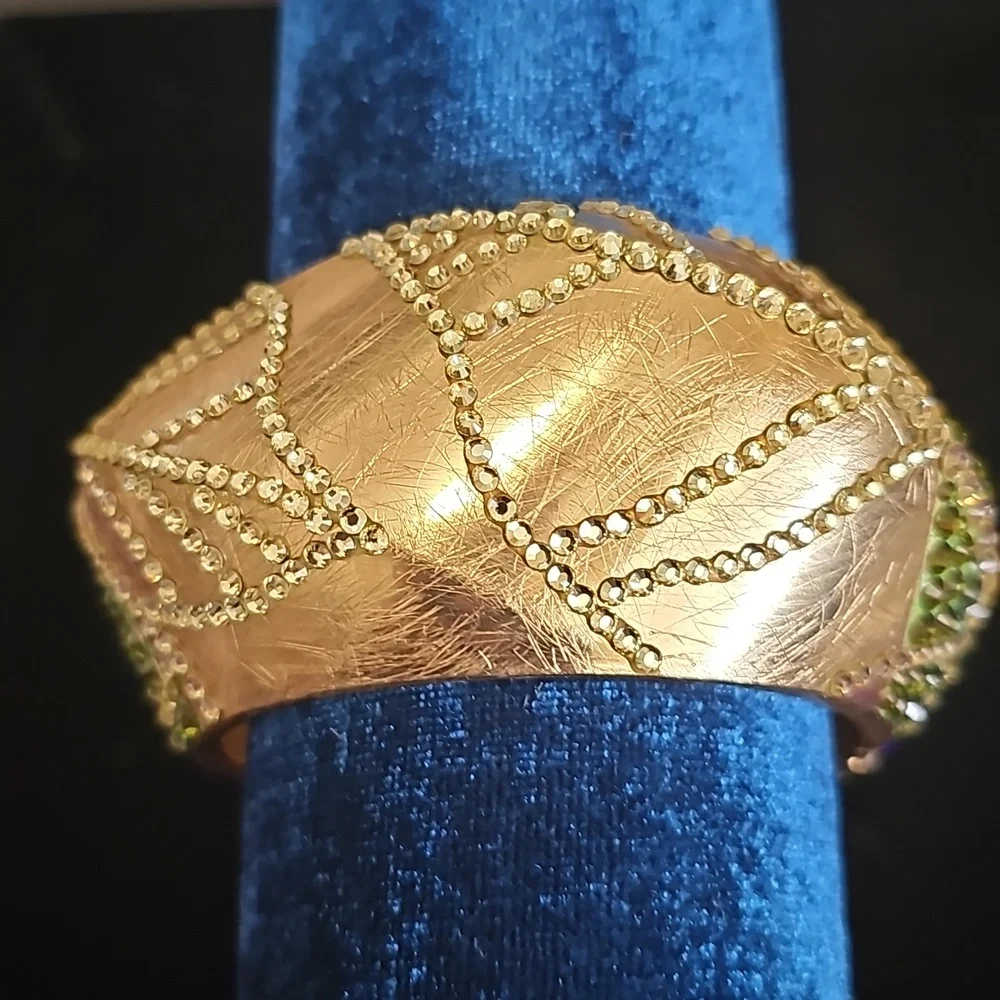 Stunning Gold Rhinestone Peacock Bracelet - Picture 2 of 5